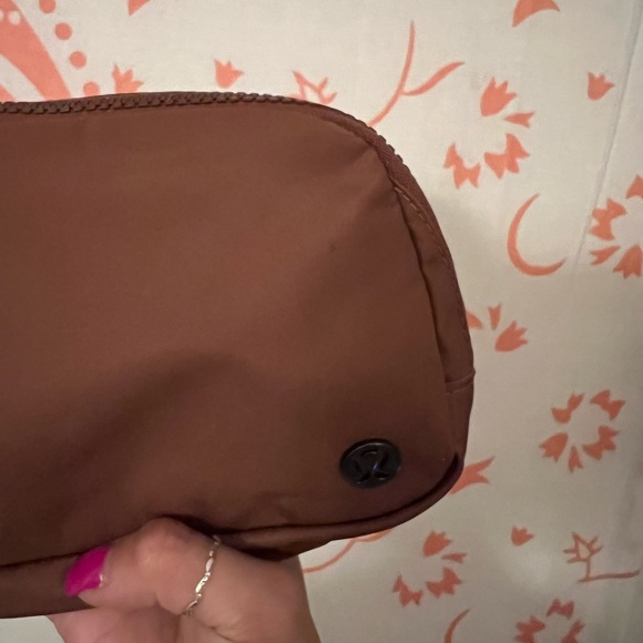 LIKE NEW! LULULEMON ATHLETICA everywhere belt bag - ancient copper - Picture 4 of 7